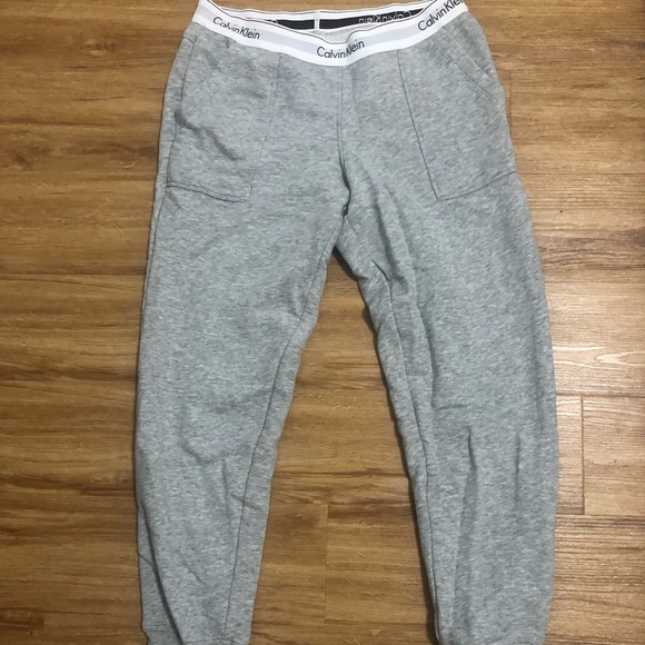 Calvin Klein joggers - Picture 2 of 2